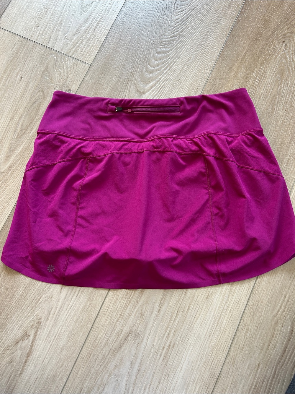 Athleta Run with it 14” Skort Jupe-Short Run with it. Size Medium. - Picture 5 of 6